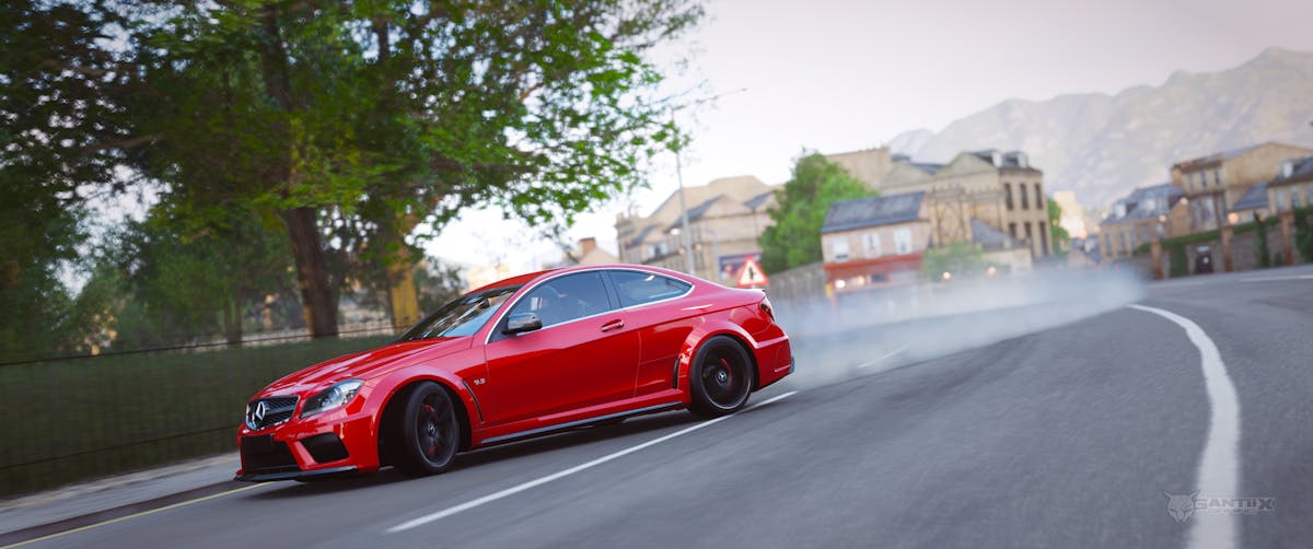 Mercedes-Benz C 63 AMG Coupé Black Series drifting