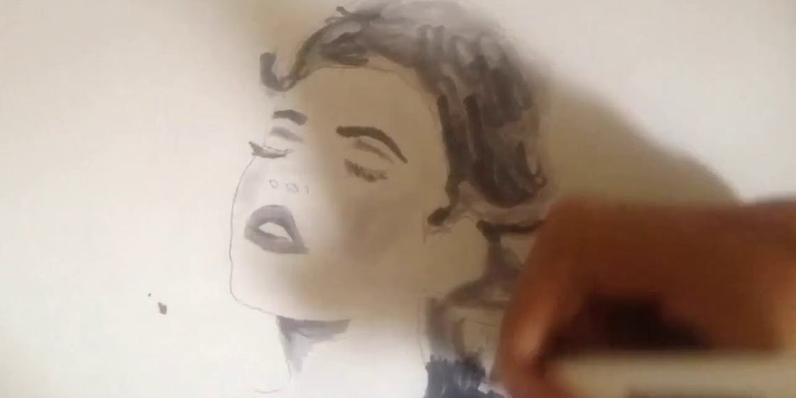 Garitma, mujer con los ojos cerrados, dibujo cámara rápida marcador sobre papel