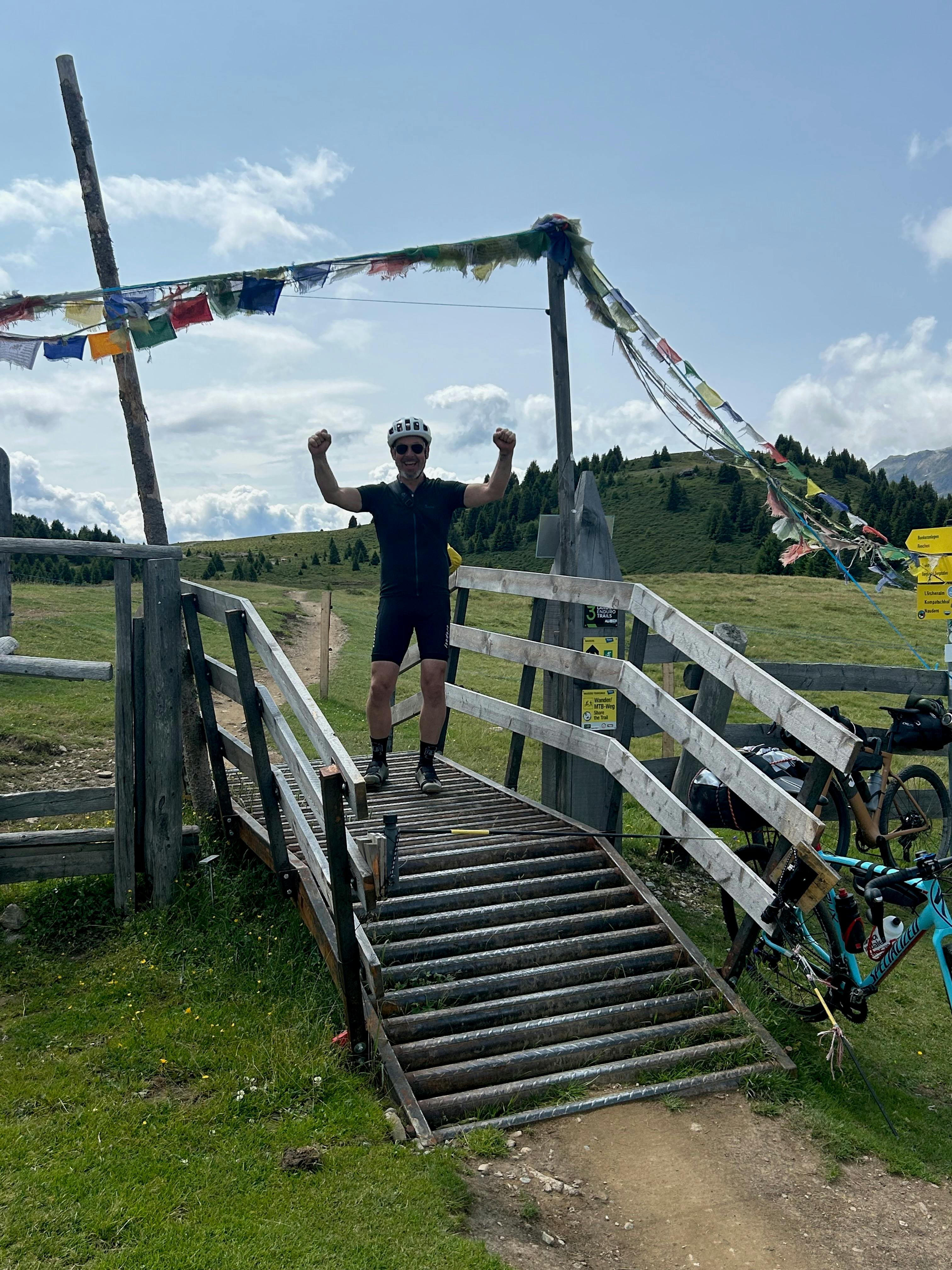 Uwe on a gate post