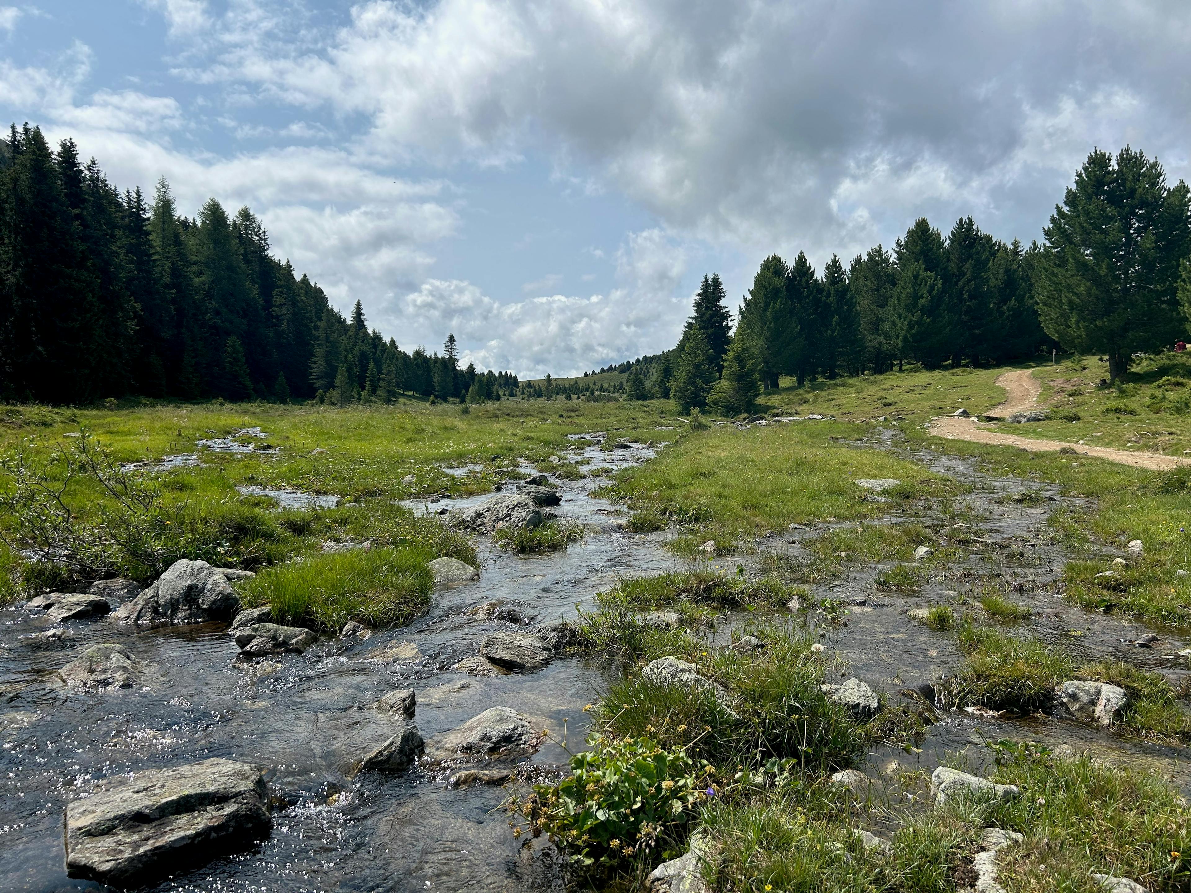 hallow river