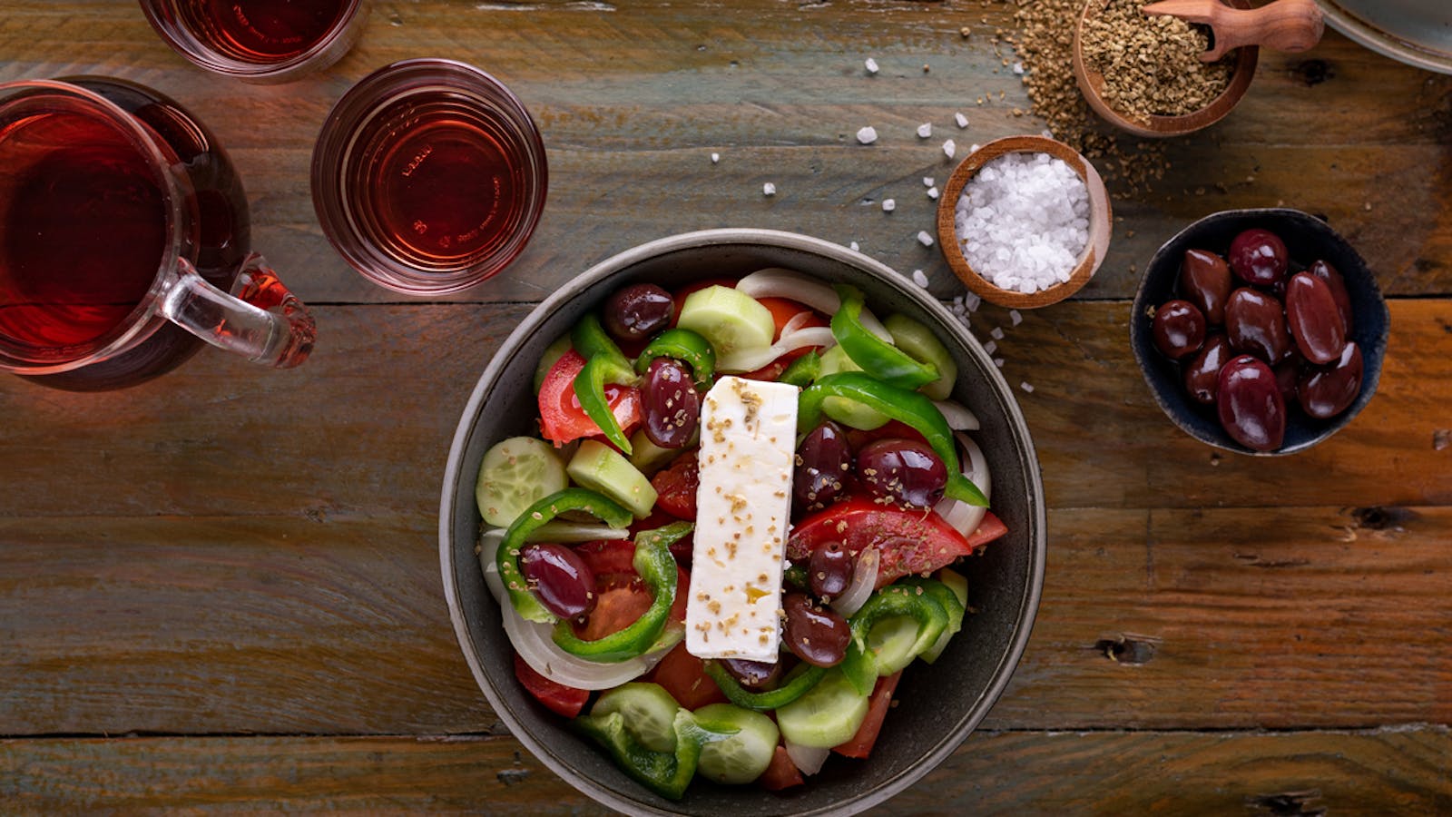 Griechischer Salat: wie man das Originalrezept macht