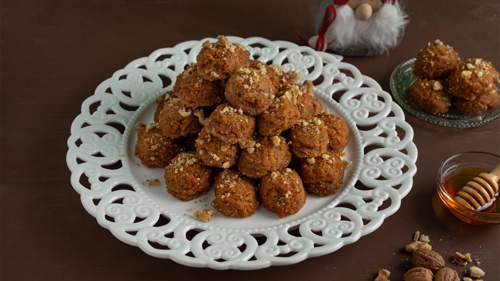 Melomakarona Les Delicieux Biscuits De Noel Grecs Au Miel Melomakarona Les Delicieux Biscuits De Noel Grecs Au Miel