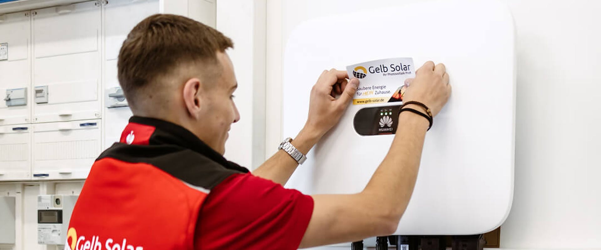 Stromspeicher, der mit Gelb Solar installiert wird Stromspeicher, der mit Gelb Solar installiert wird