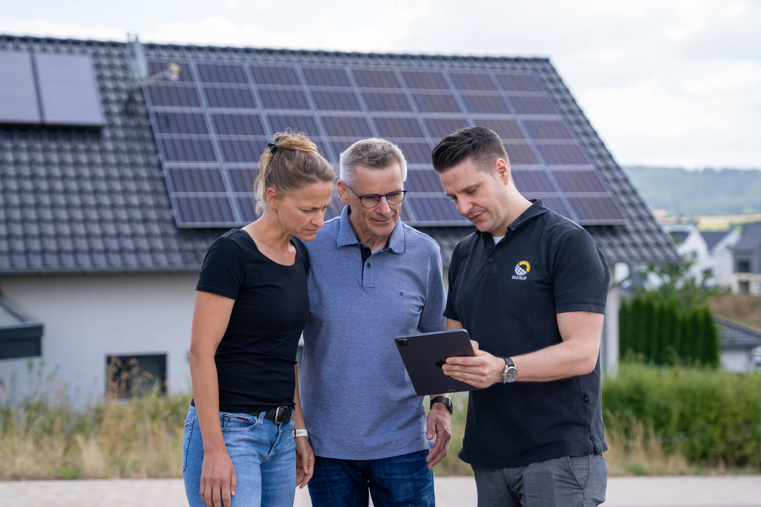 Pärchen wird zu Wallboxen beraten