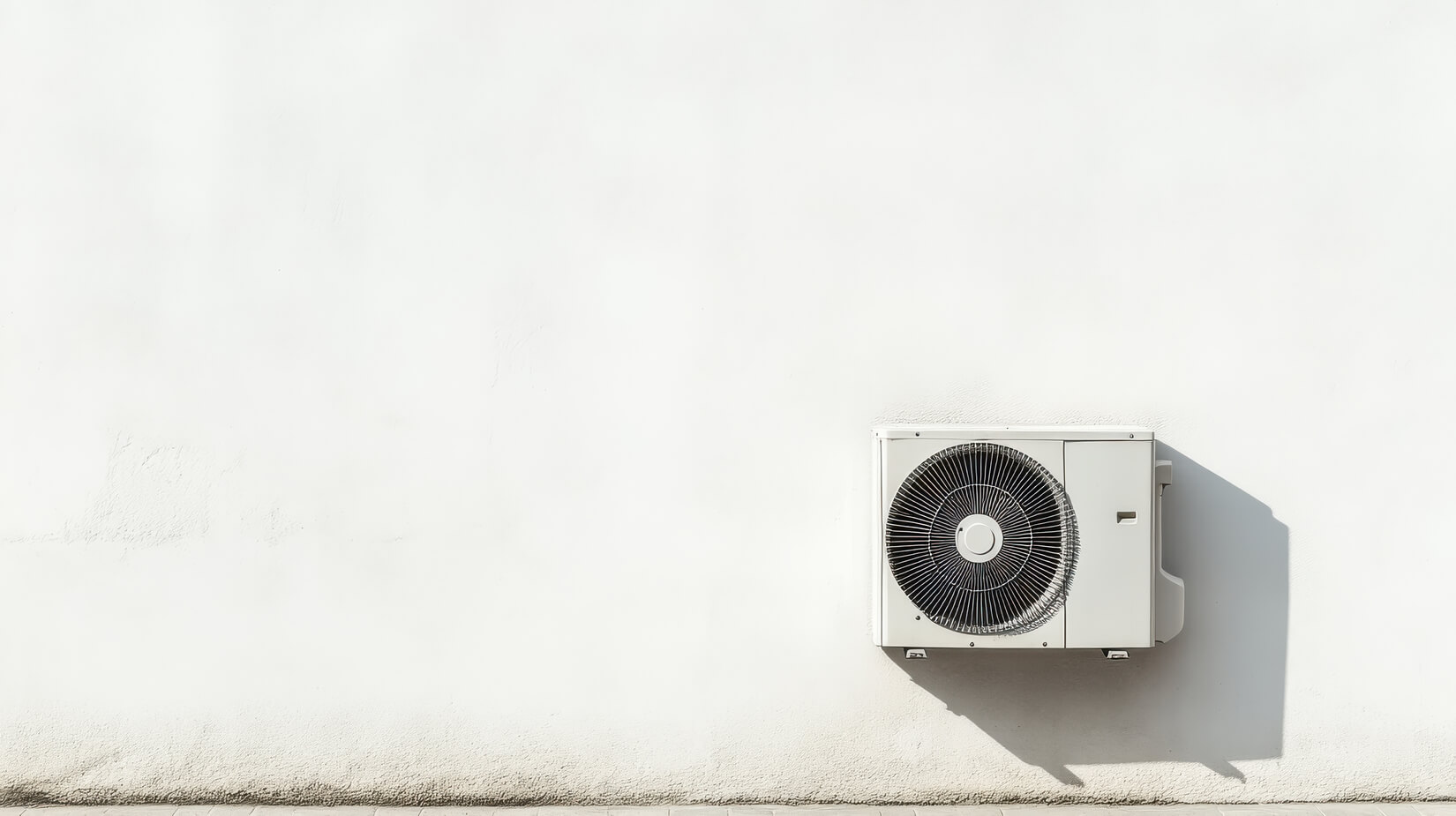 Luft Luft Wärmepumpe an Außenwand
