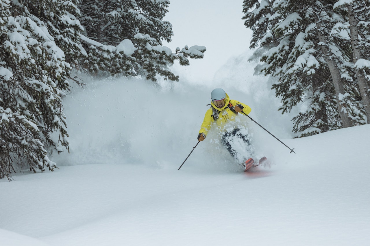 Skiiing