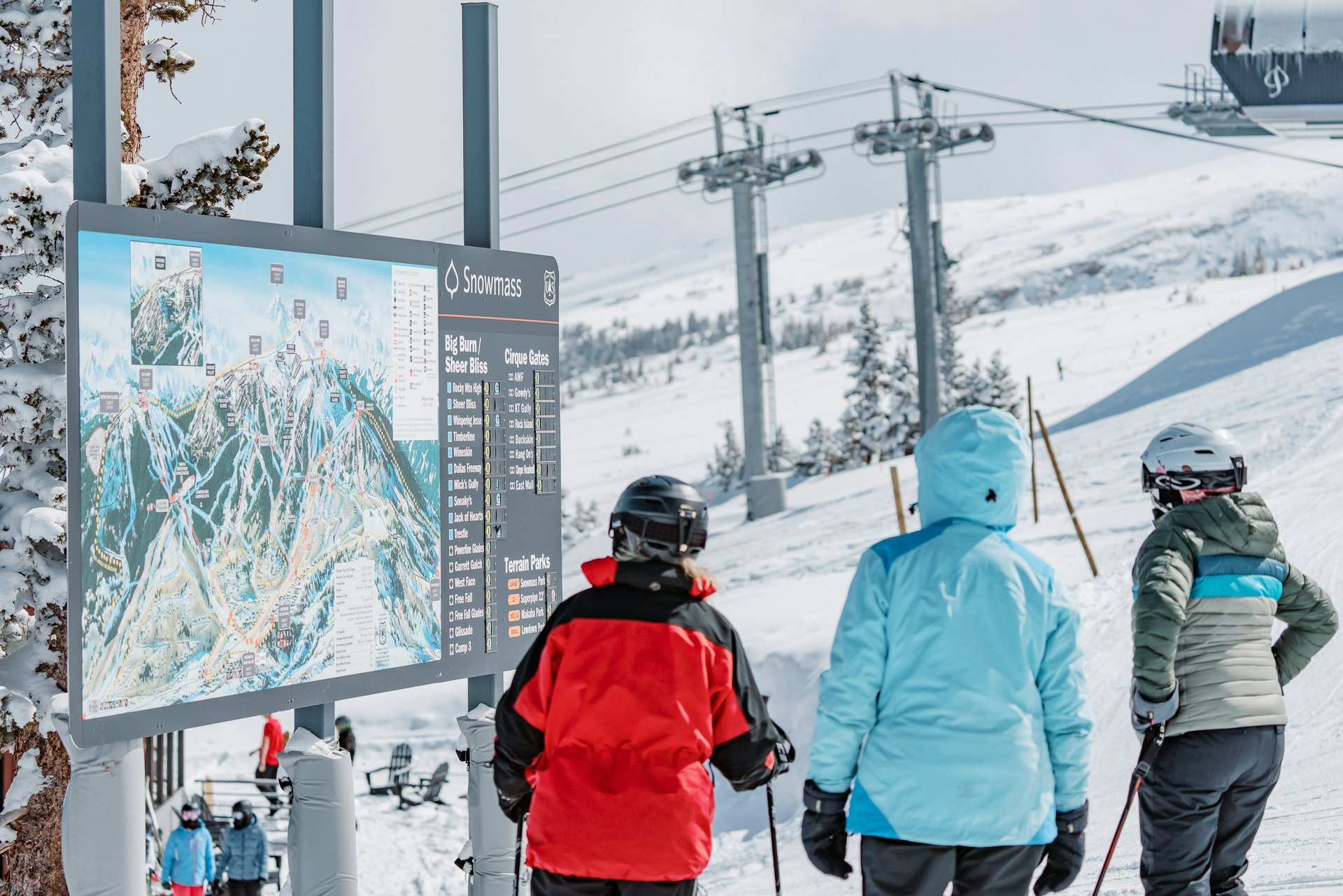 Why Banff and Lake Louise are the Perfect Spring Skiing Destination