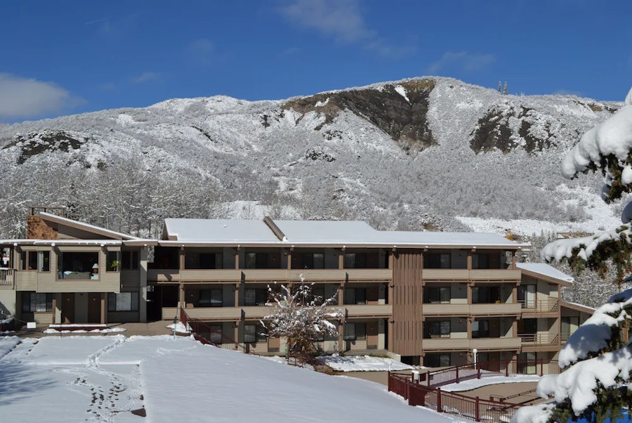 Pokolodi Lodge Exterior