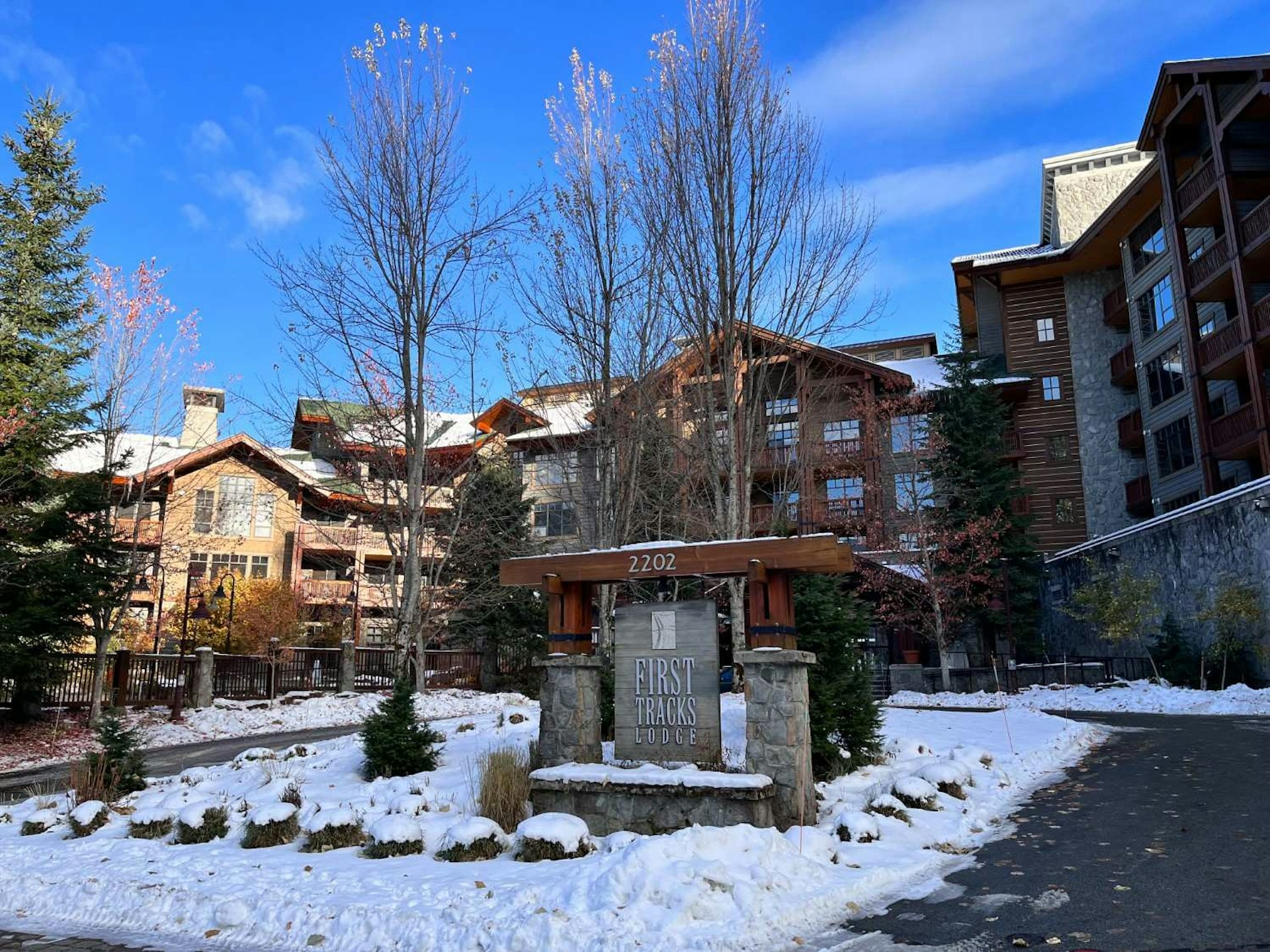 Default description for the image