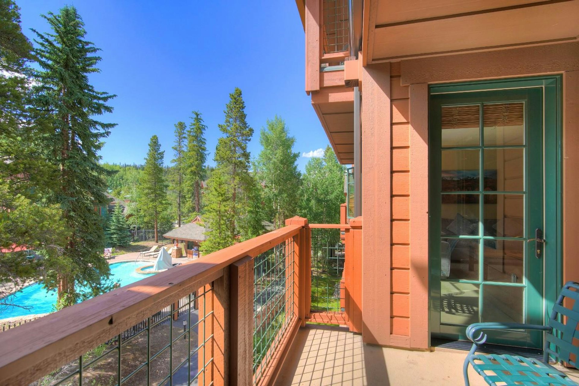 Default description for the image