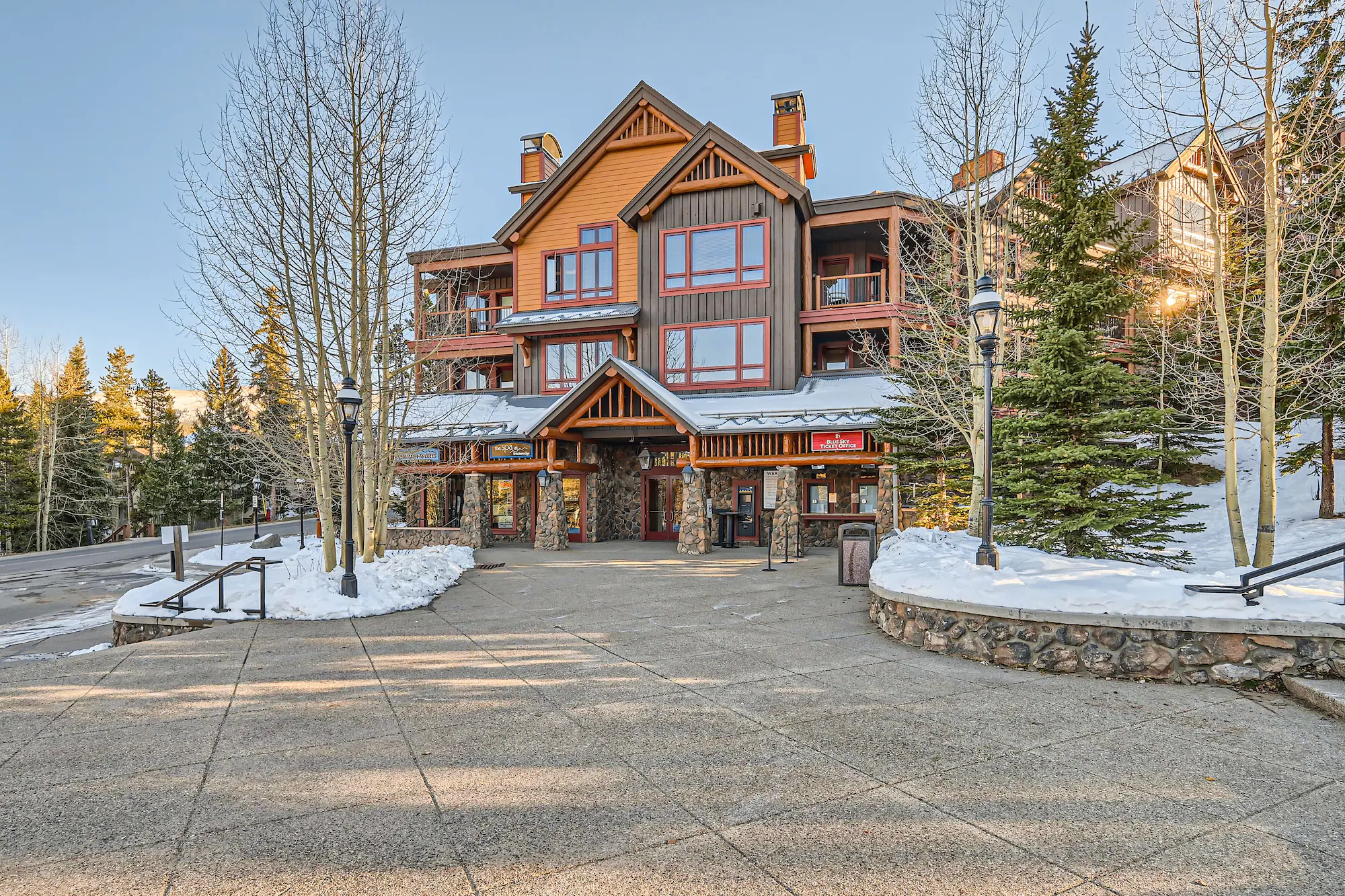 Default description for the image