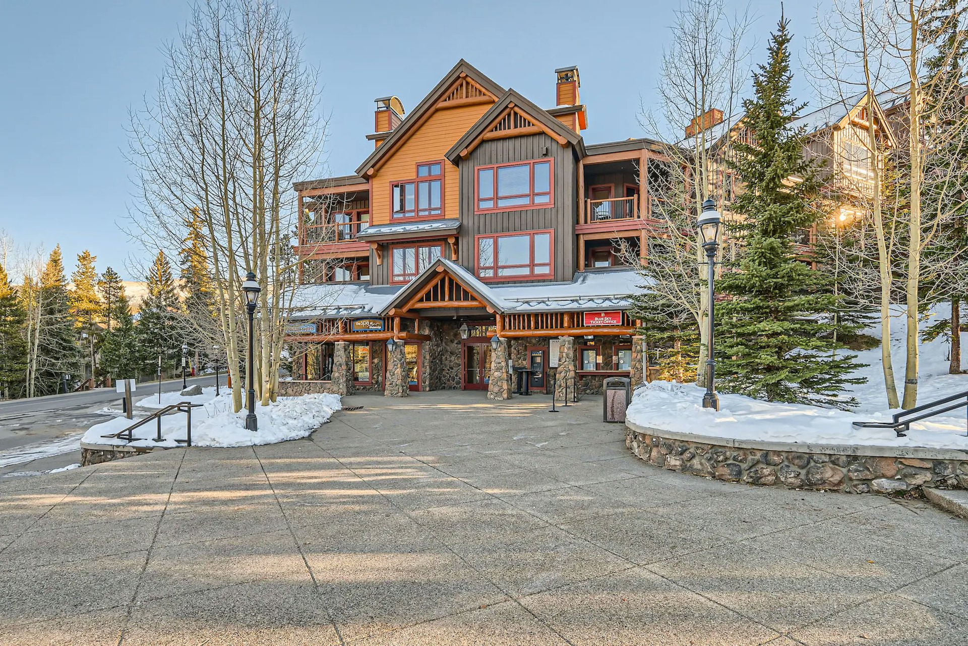 Default description for the image