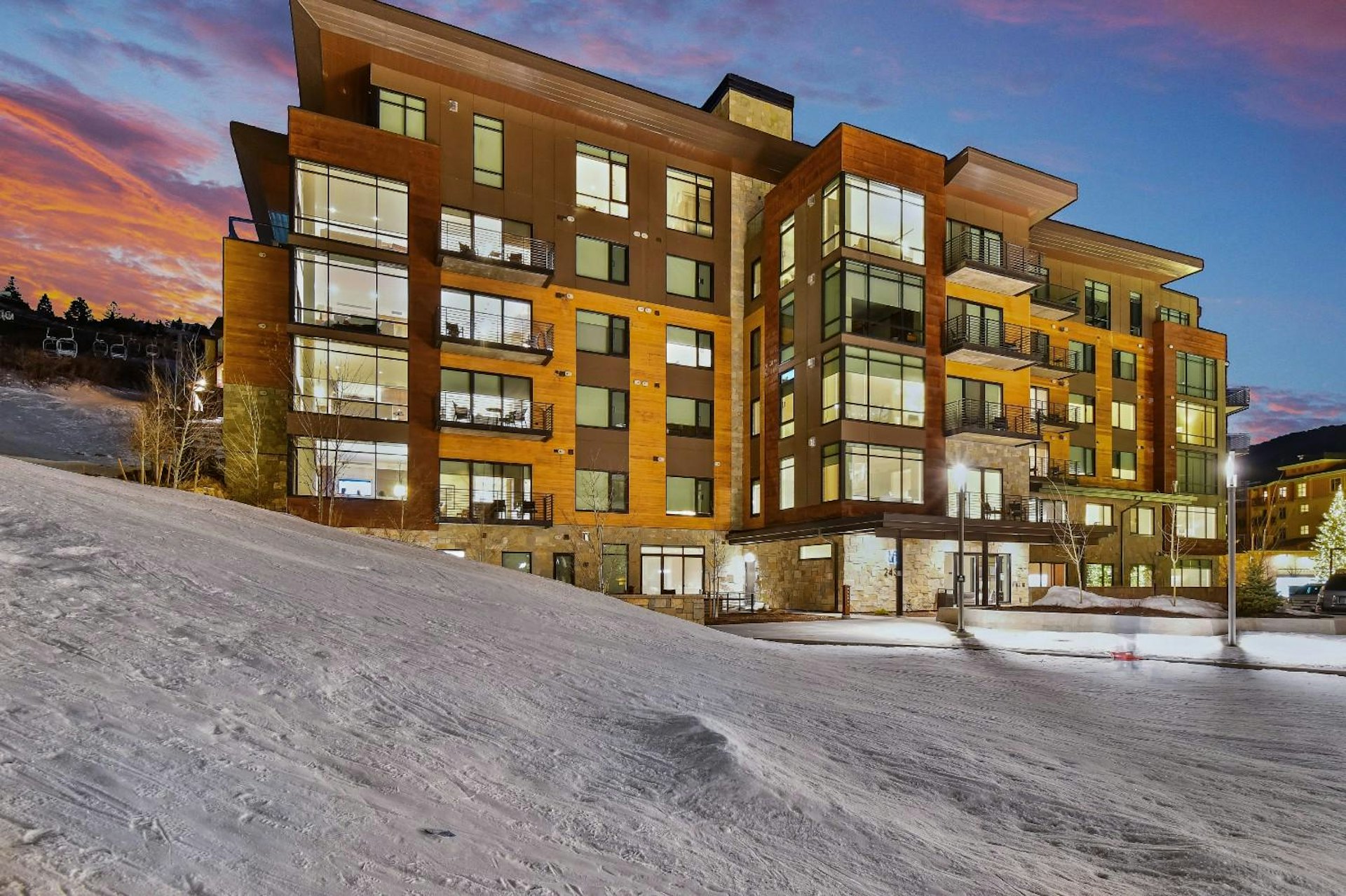 Default description for the image