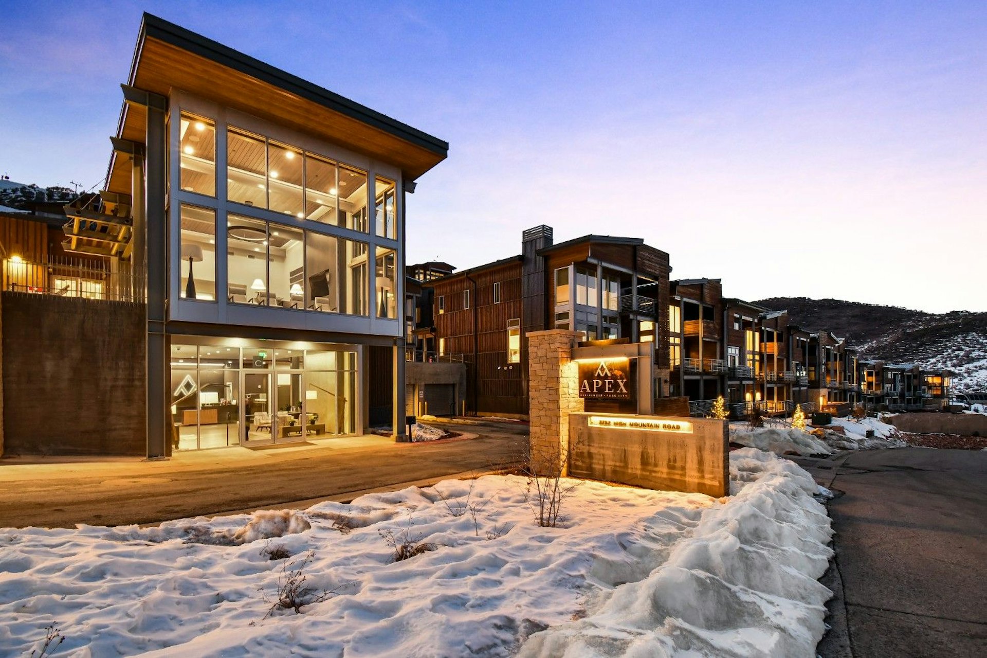 Default description for the image