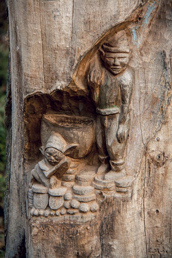Carved duendes