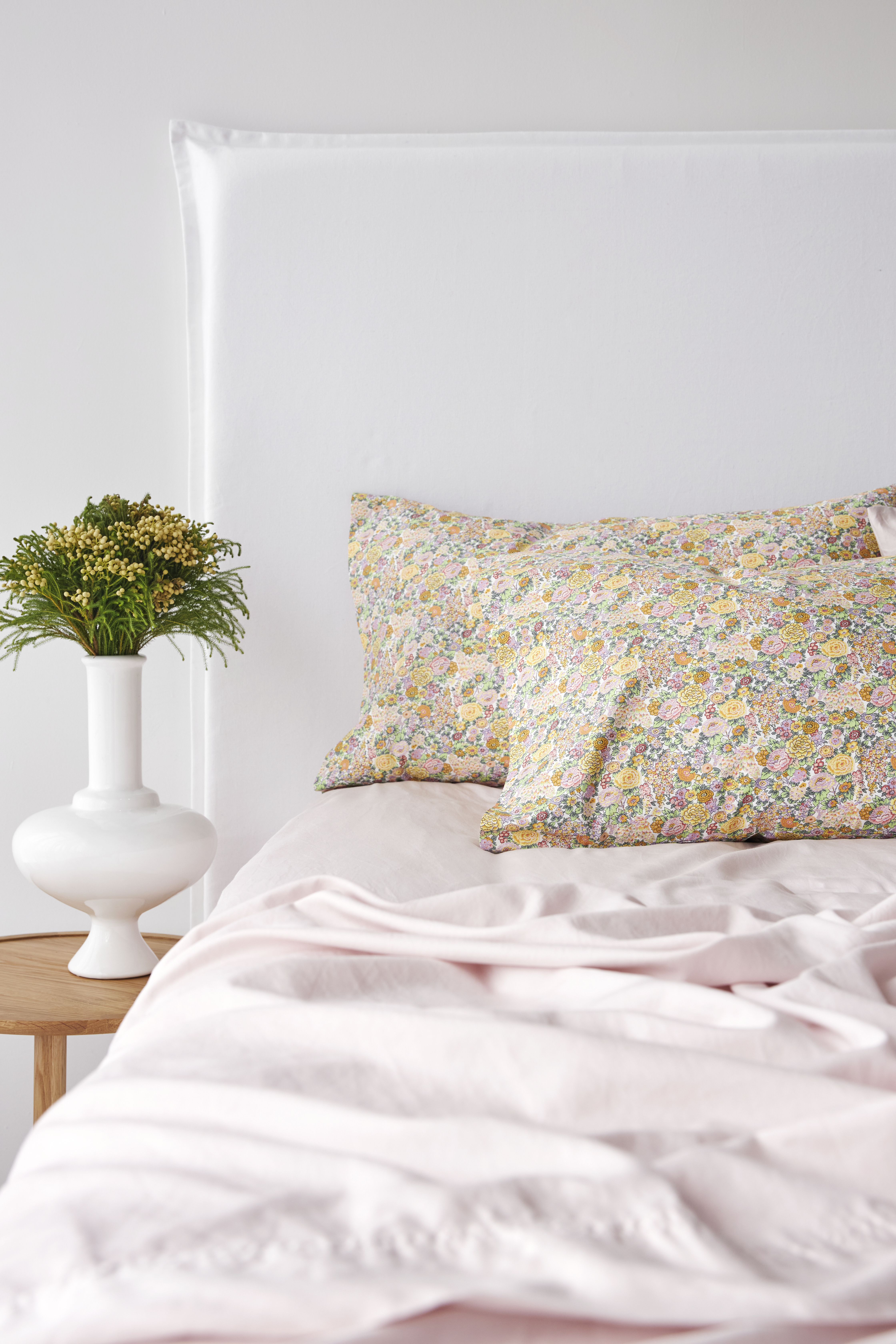 How to Bring Spring Colours and Patterns into the Bedroom