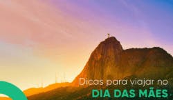 Rio de Janeiro ao entardecer, com o céu arrocheado e silhieta do Cristo Redentor.
