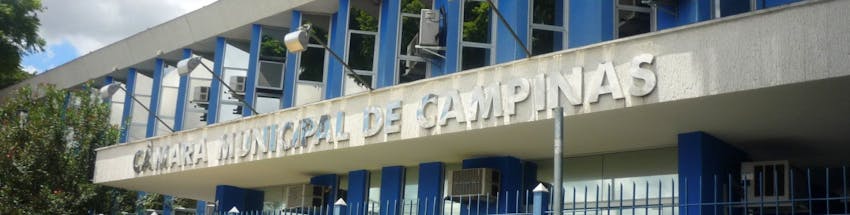 Fachada da Câmara Municipal de Campinas.
