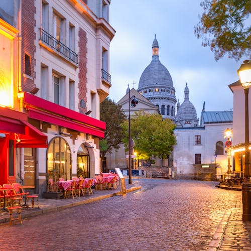Rue quartier montmartre a Paris
