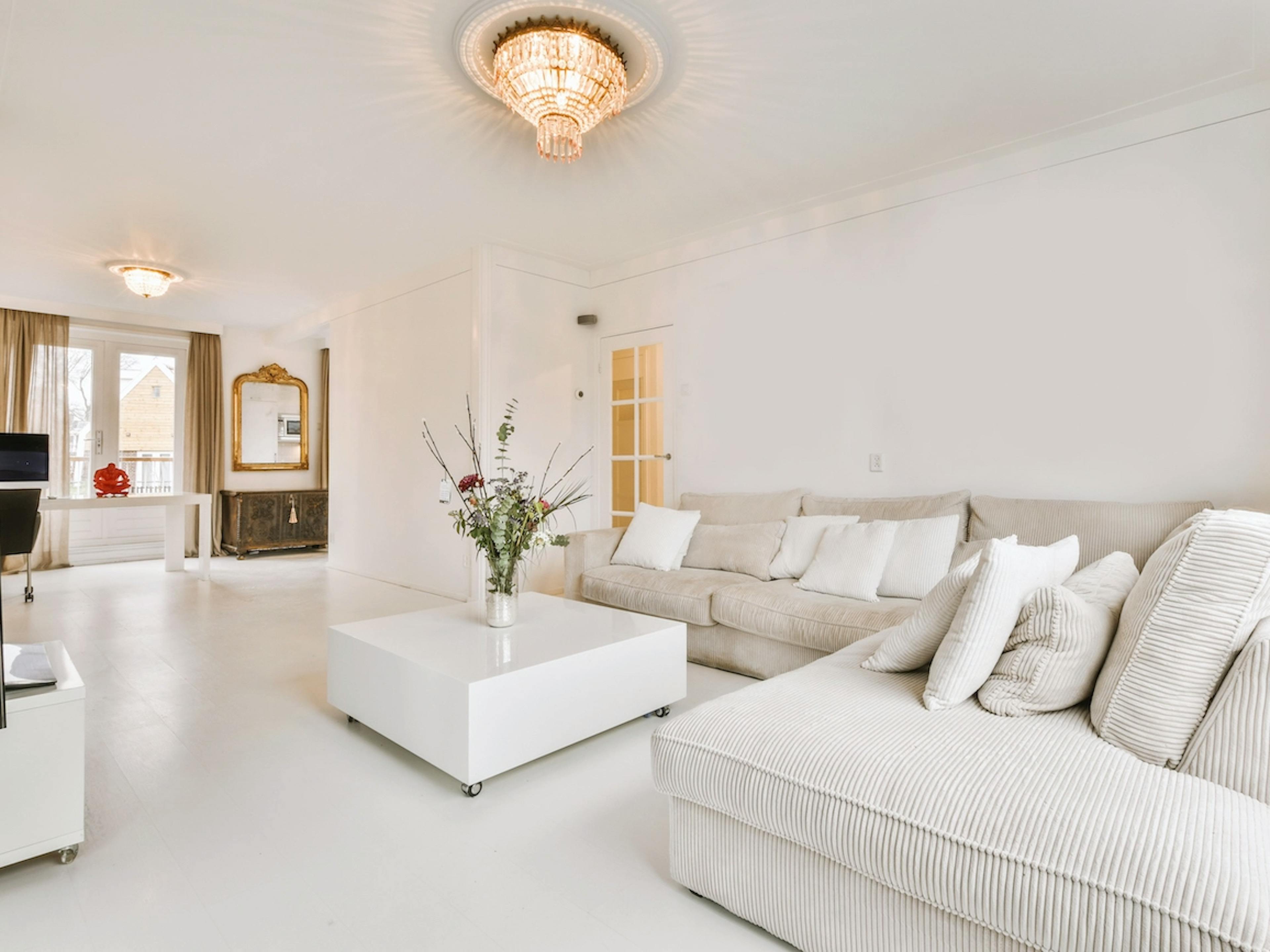 How to Stay in the 5-Star Club: Smart Maintenance Tips for Long-Term Airbnb Success