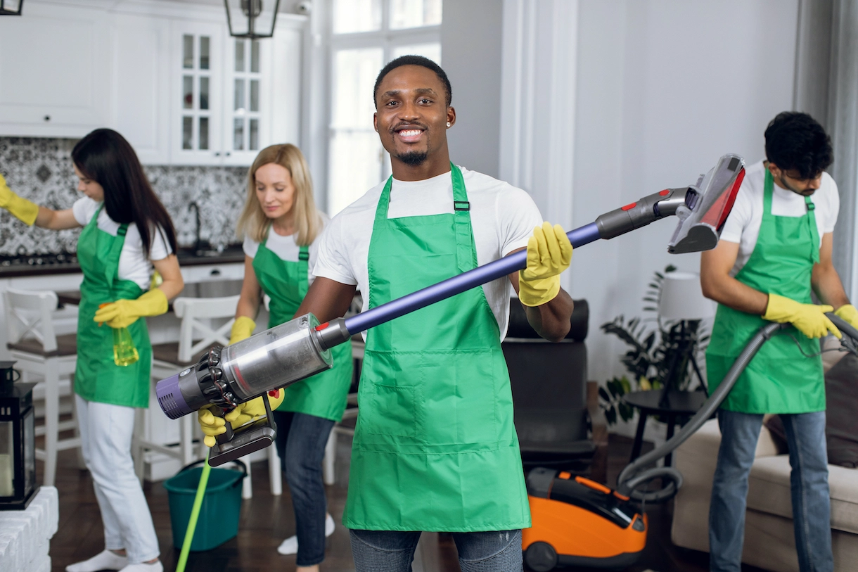 Moving Out in London: Standard Clean or Specialist End of Tenancy?