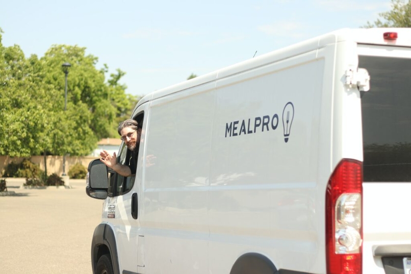 The 3 Best Vehicles for Independent delivery Drivers: Medium-wheelbase truck