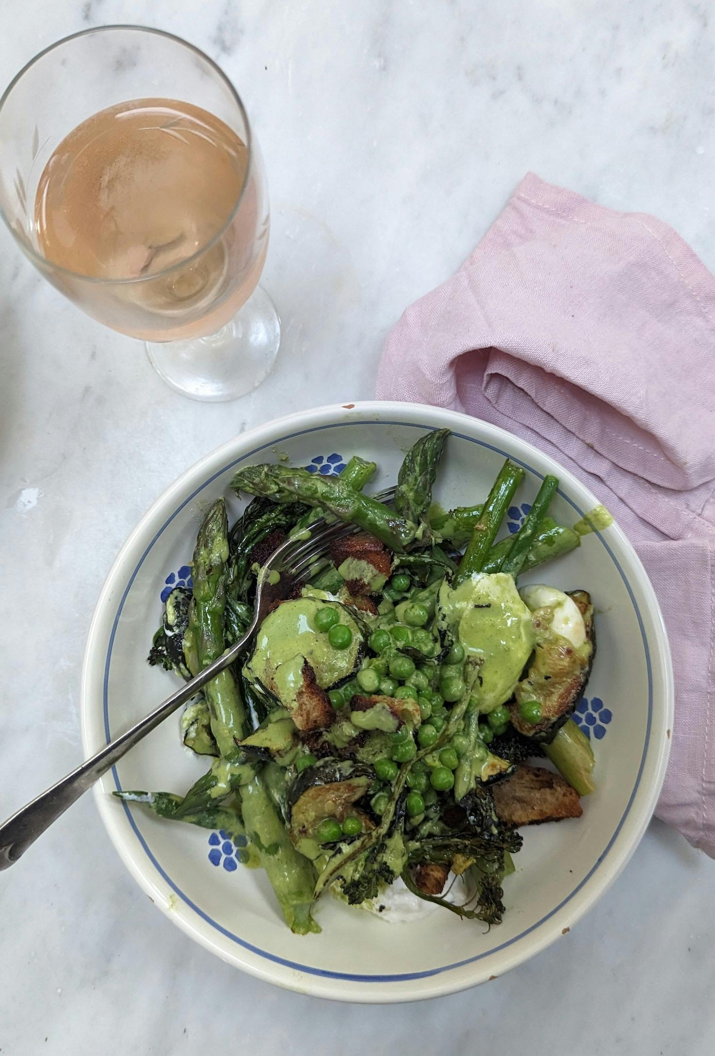 Green vegetables in a bowl