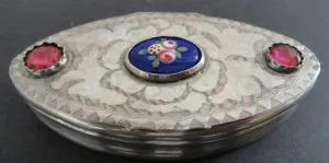 Snusdosa 1800-tal. Fotograf- Snus- och Tändsticksmuseum