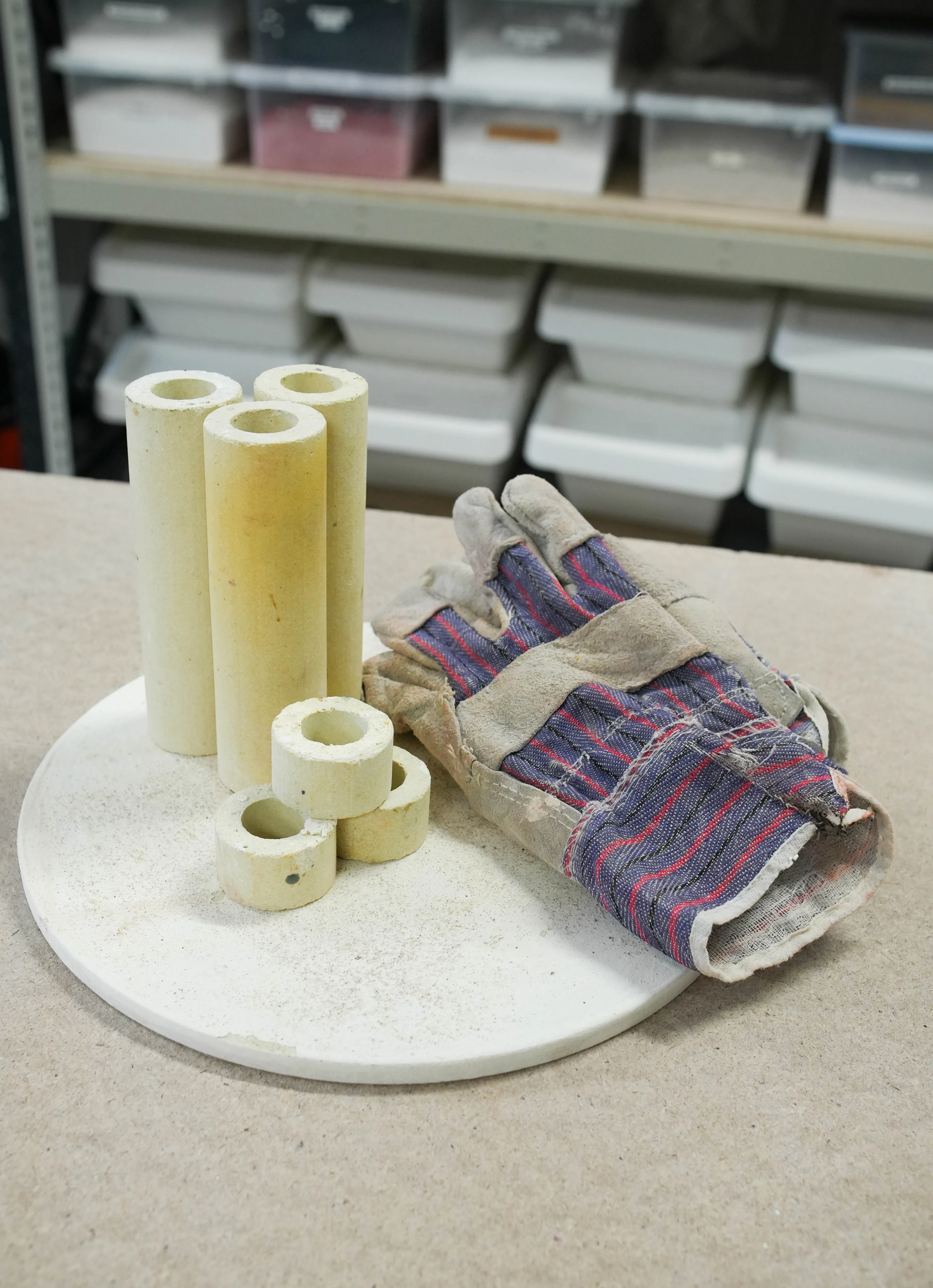 Kiln stilts and gloves