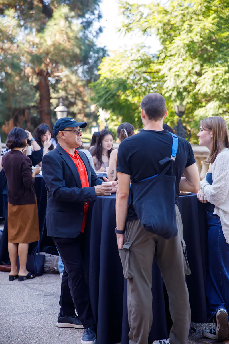 Lionel popkin chats with incoming UCLA arts students