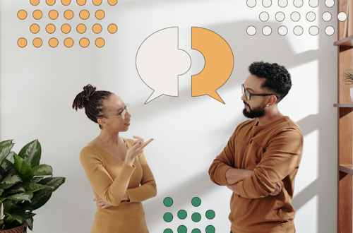 Two people having a conversation with speech bubbles 