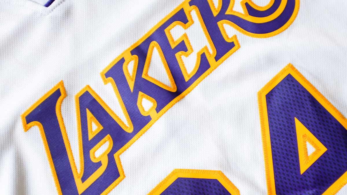 Do you think the LAKERS stand a chance to win the trophy this season?