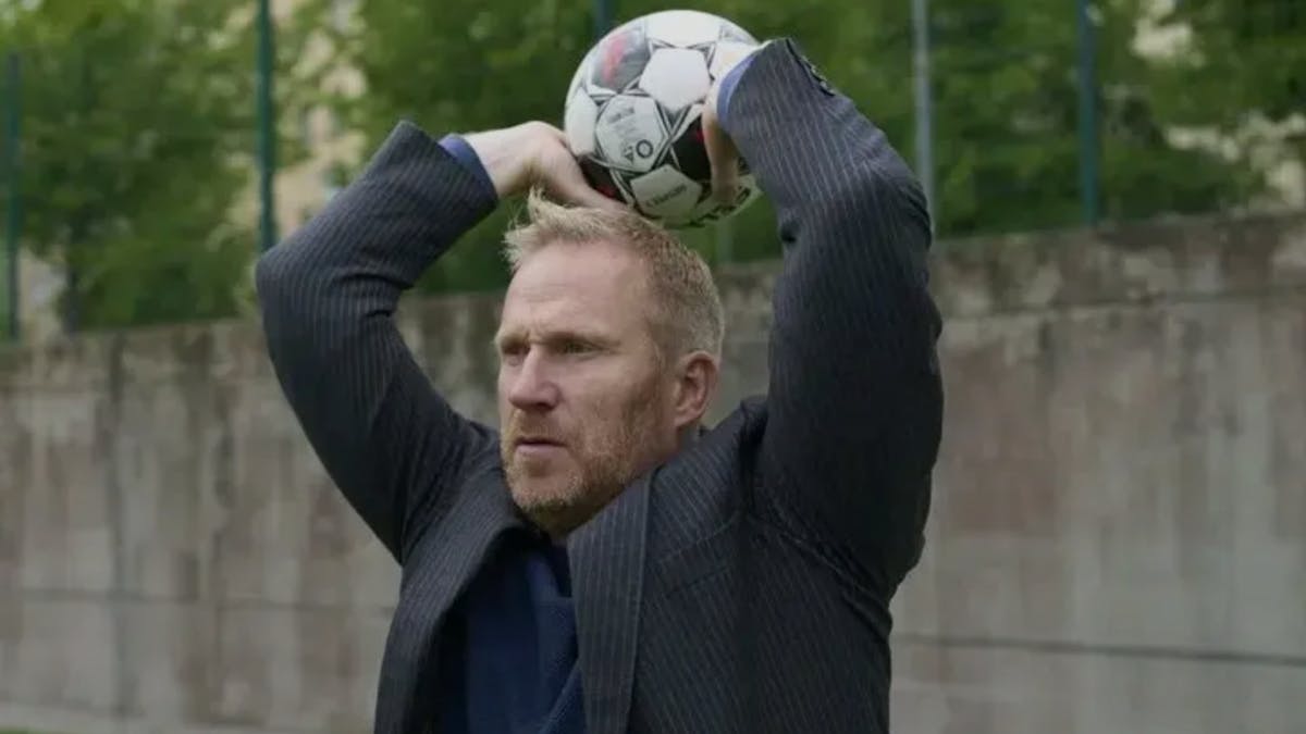 Arsenal enlist world-renowned throw-in specialist Thomas Grønnemark