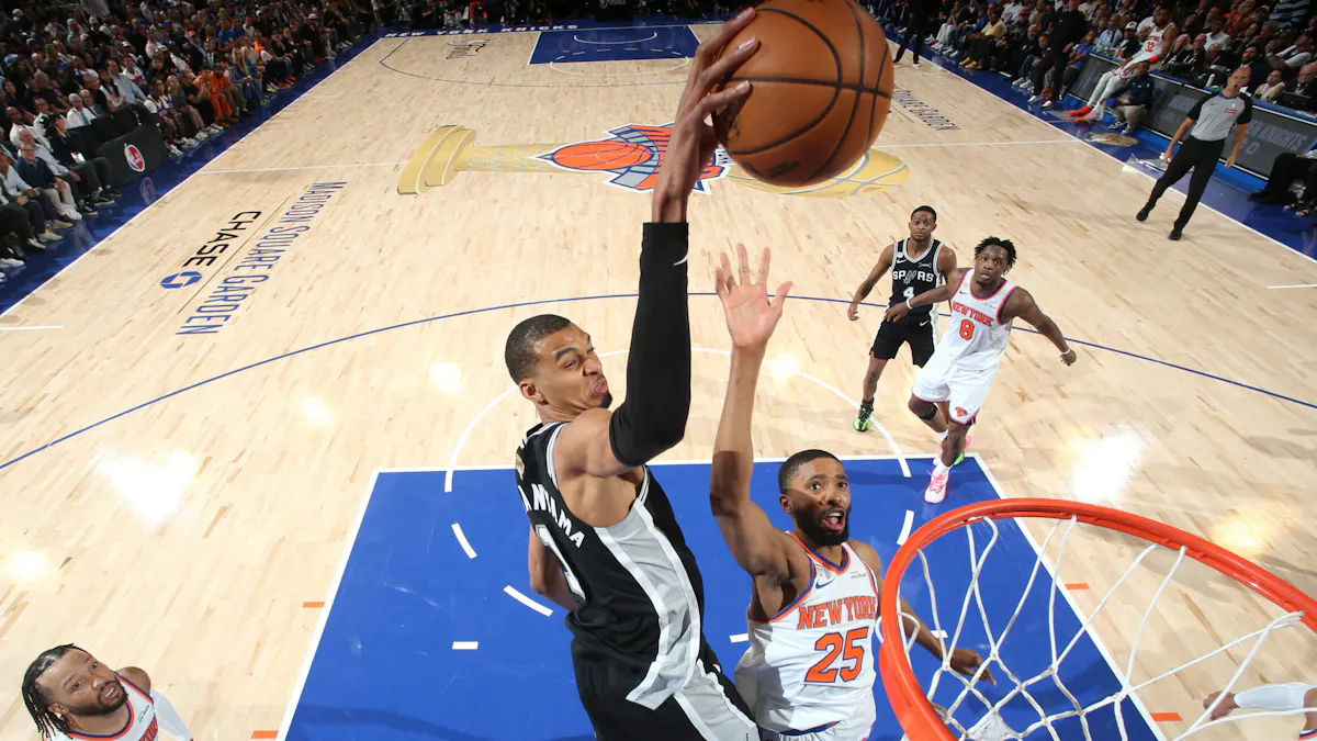 Wemby in action against New York Knicks