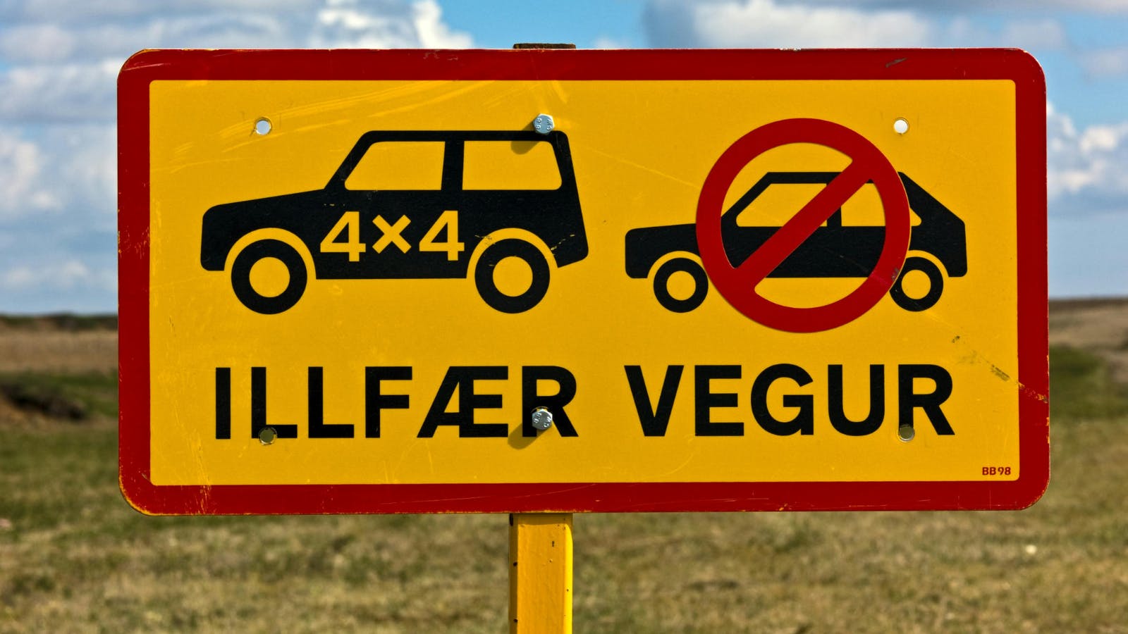 Road sign in Iceland showing that a 4x4 is needed.