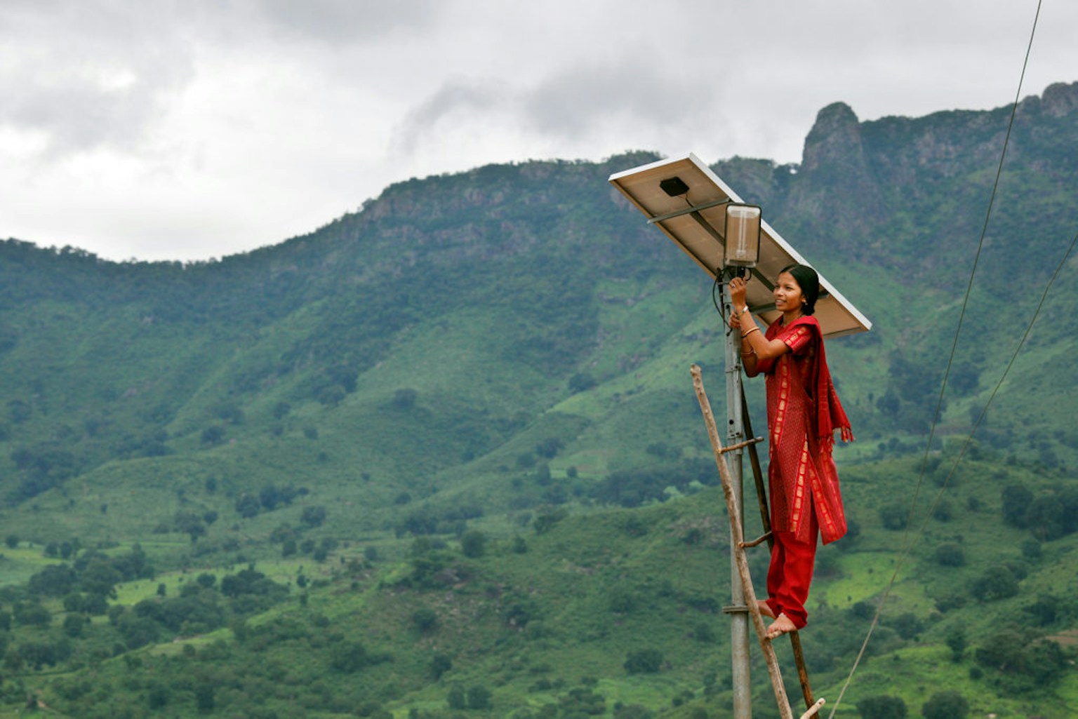 Solar power India - Woman at work