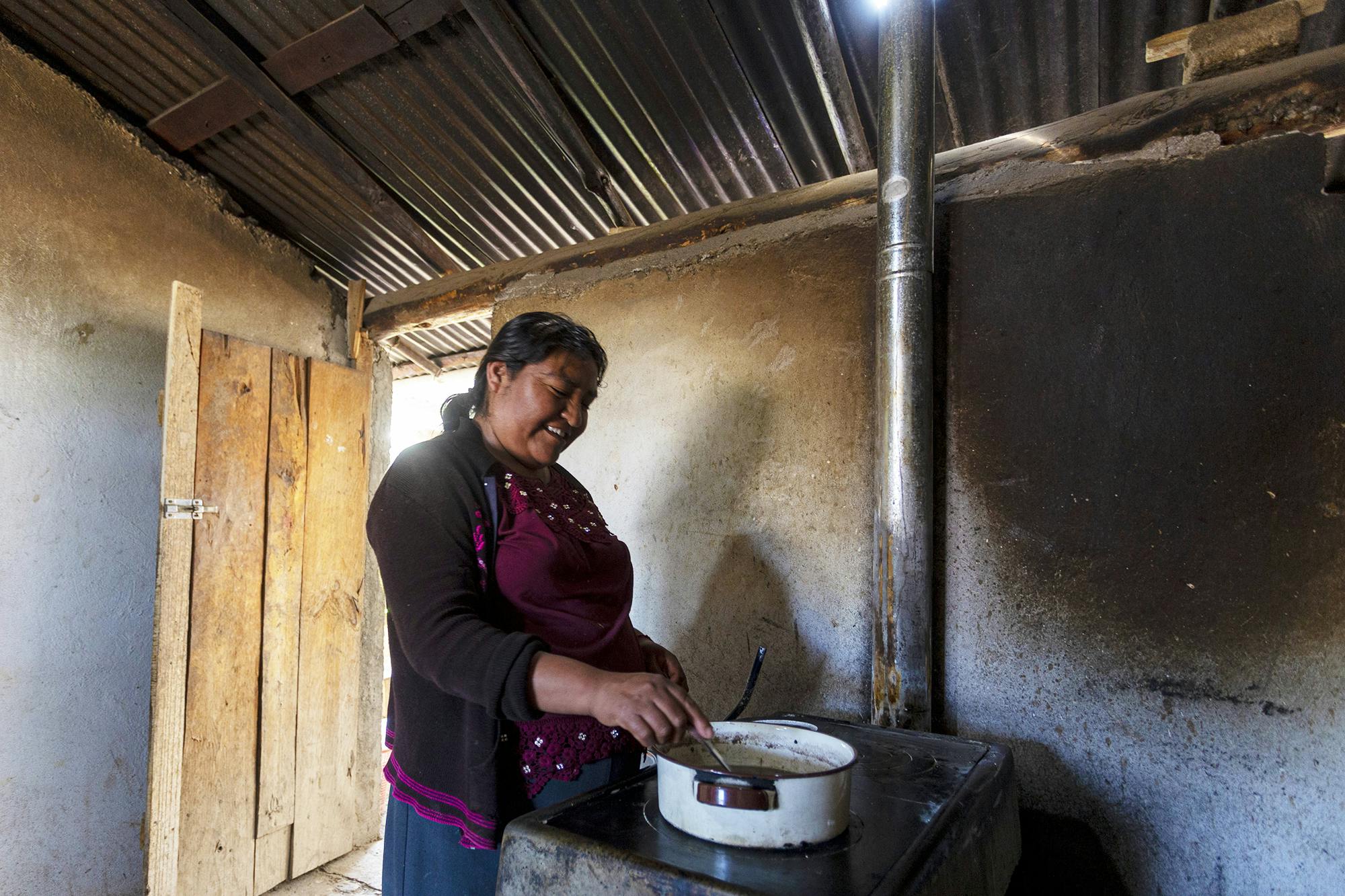 Microsol_Mexico Woman cooking