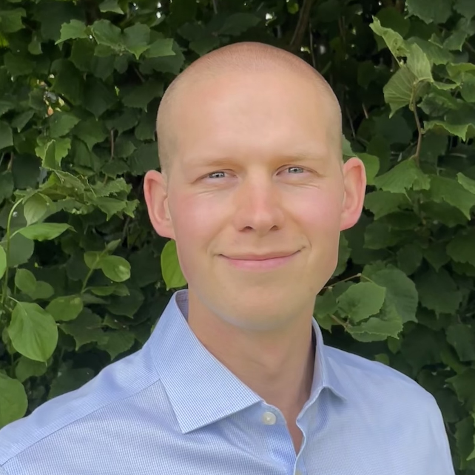 Tom Hayes, Senior Officer, Market Relations, Gold Standard 