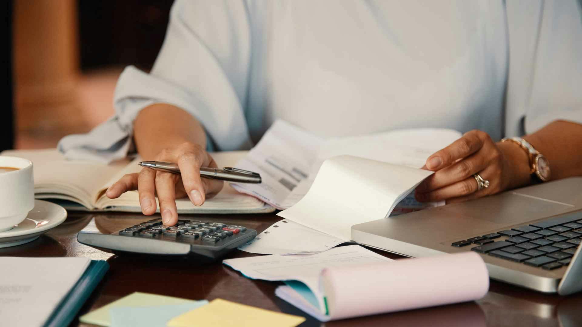 Retención: Qué Es y Cómo se Calcula en Chile | Guía Completa