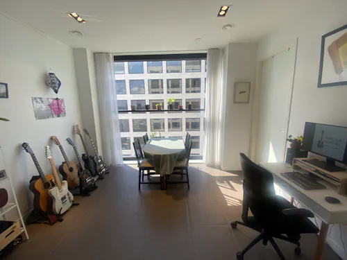 image.gallery_image.alt