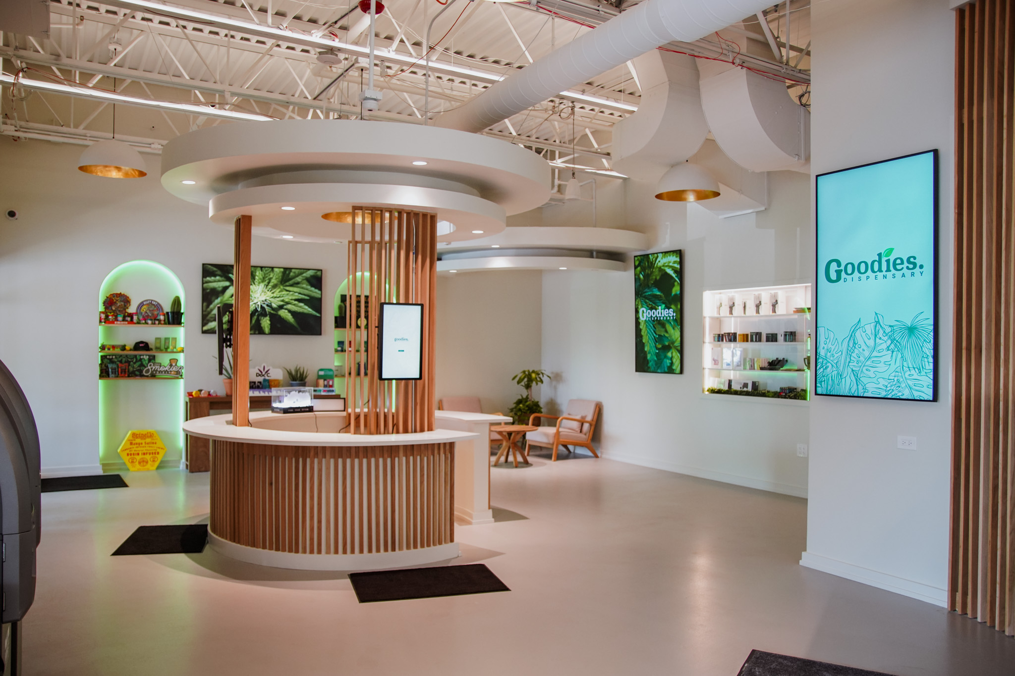 elf bar vape uk Smokey Bear Smoke Shop (@smokeybearsmokeshop) · Streamwood, IL