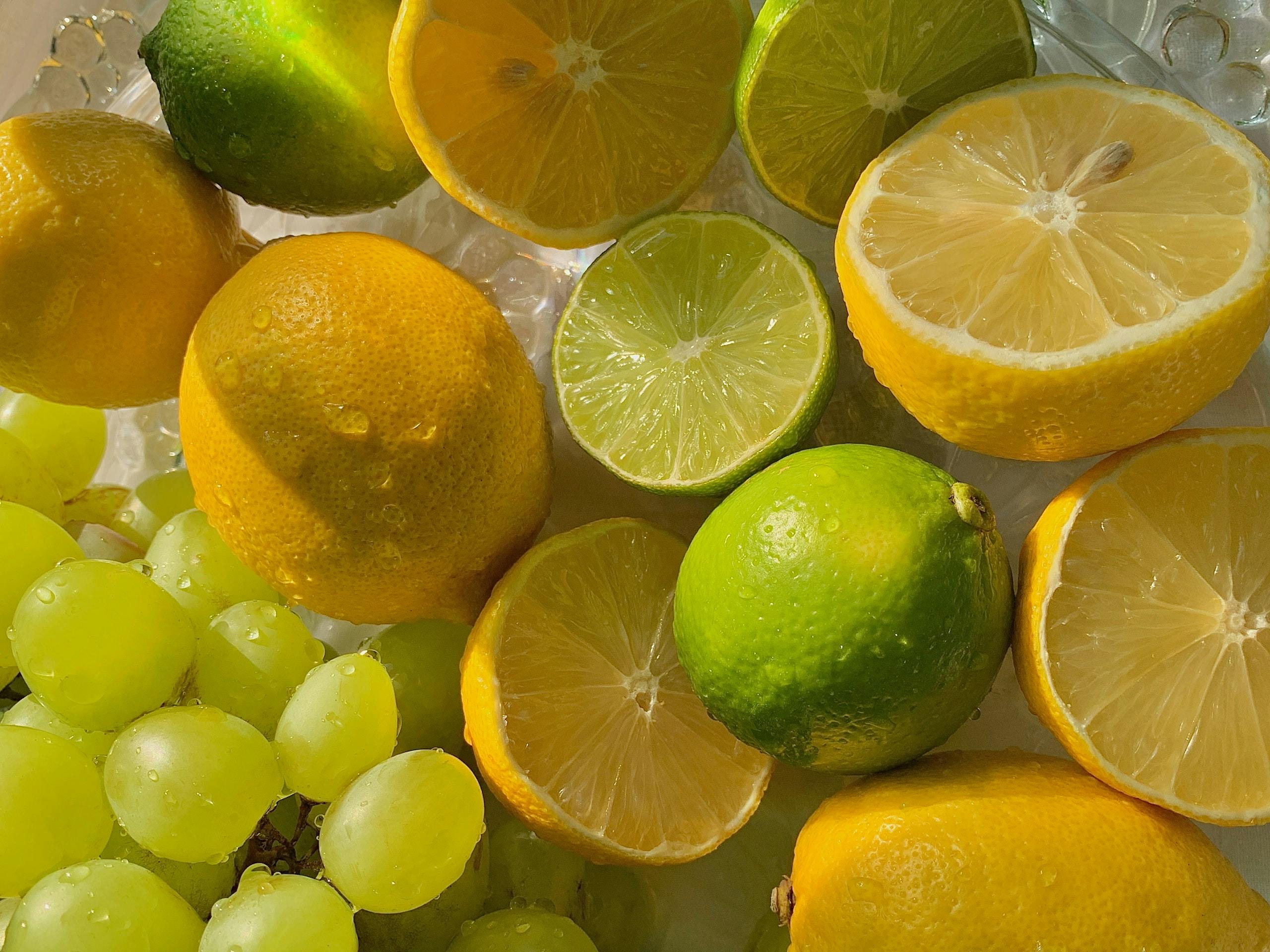 Do Lemon & Lime Juice Have Citric Acid? How Much?