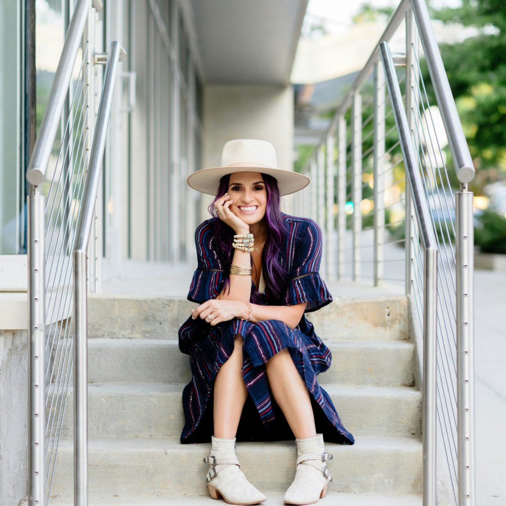 olivia esquivel consultant photo