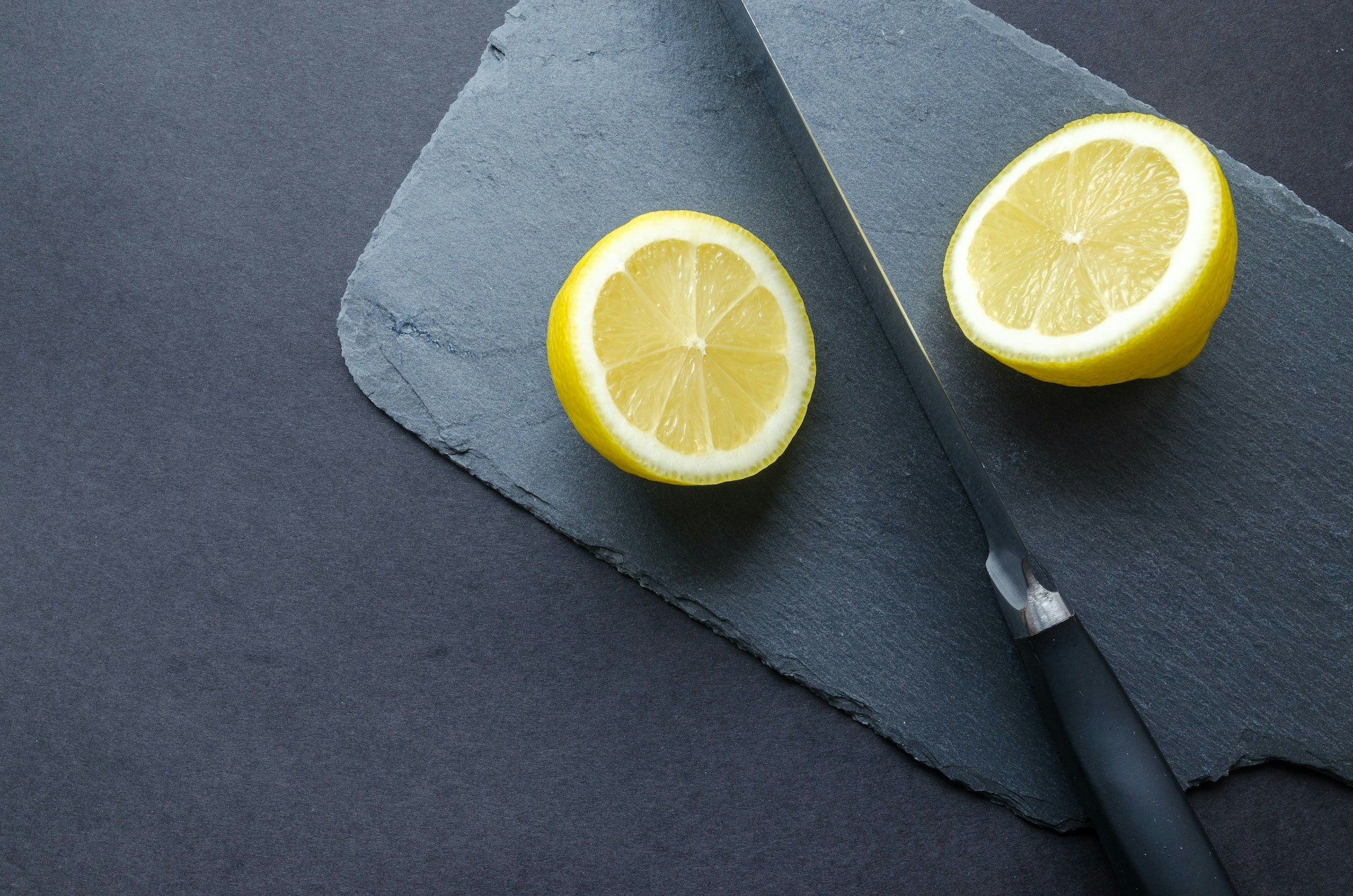 Does Lemon Juice Have Carbs? How Much?