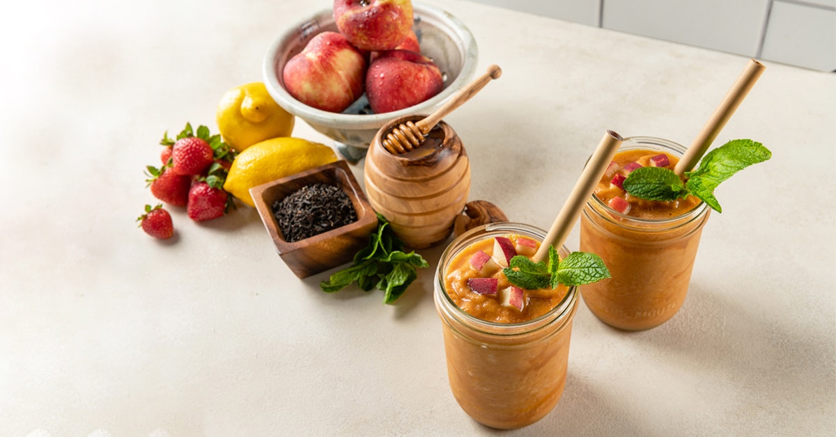 peach iced tea smoothie recipe, two glasses on a table