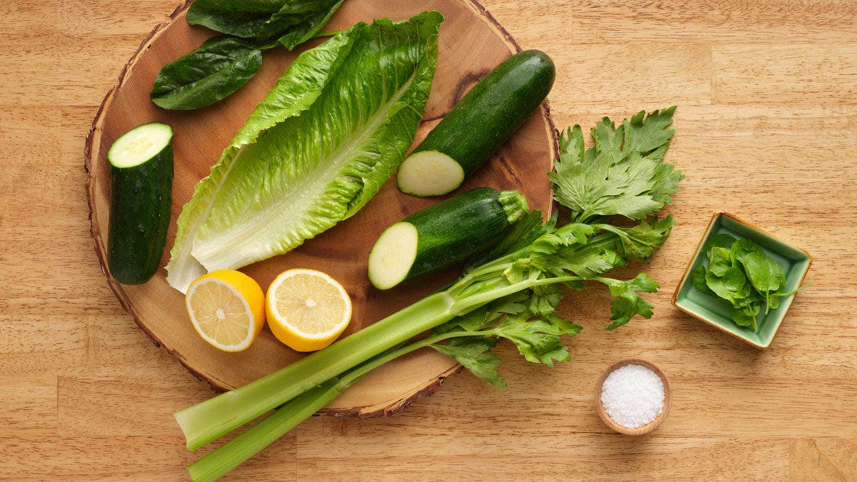very-veggie-green-juice-recipe-ingredients