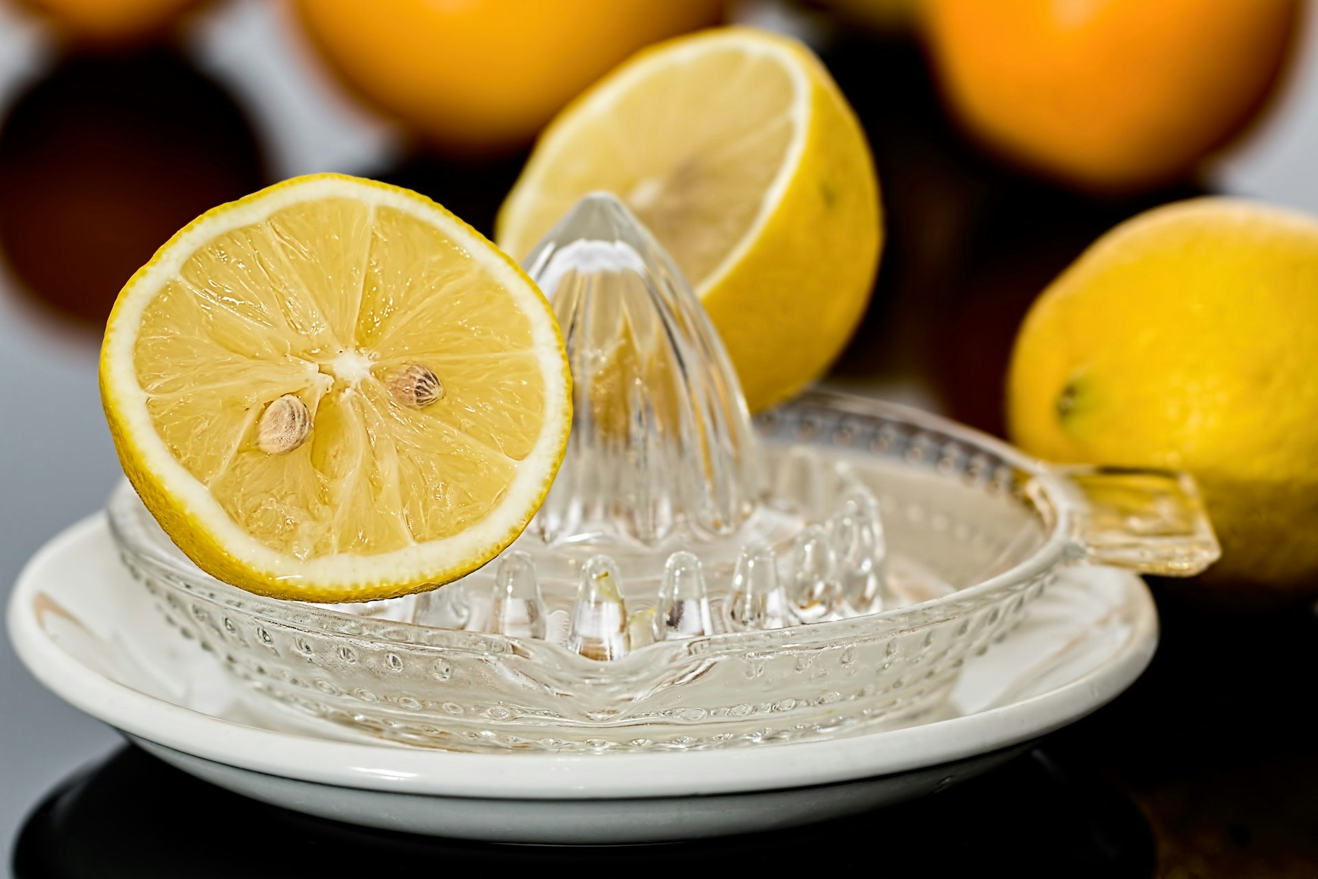 Does Lemon Juice Have Calories? How Many?