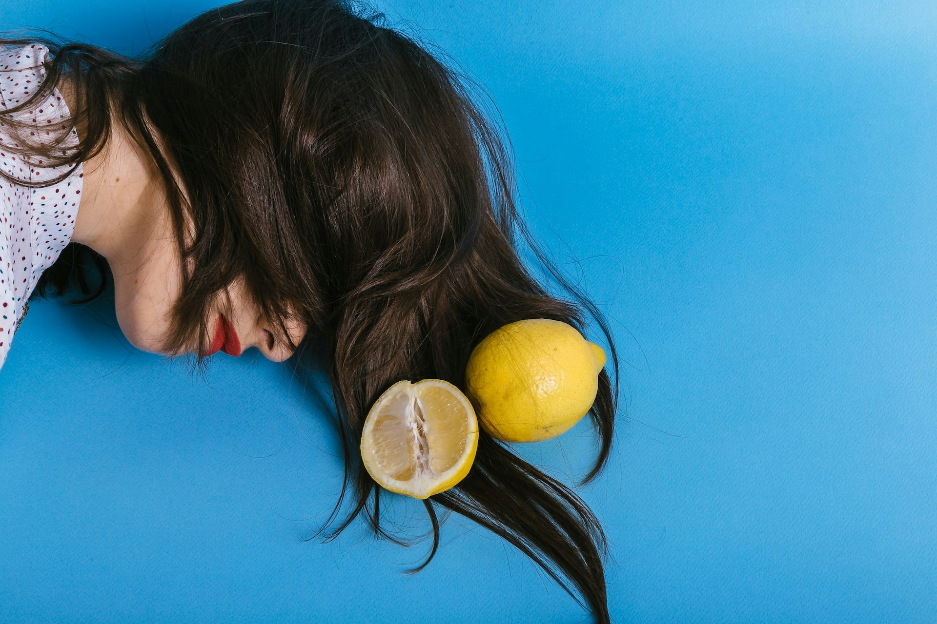 Does Lemon Juice Lighten Your Hair?