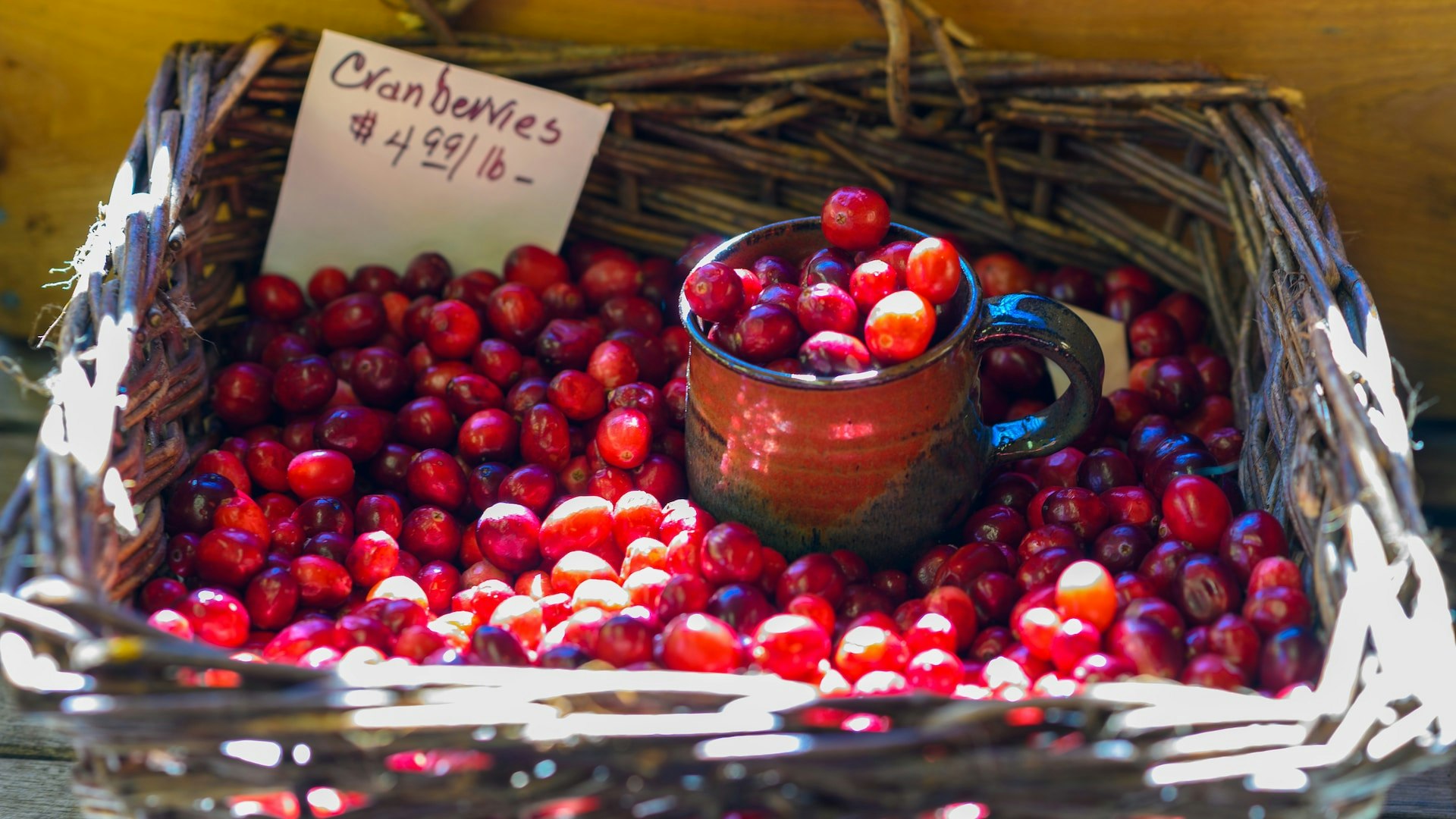 Top 10 Benefits of Drinking Cranberry Juice