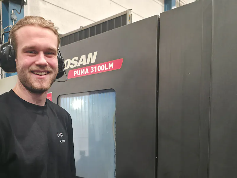 Albin på Göstas Mekaniska frmför Doosan Puma 3100LM